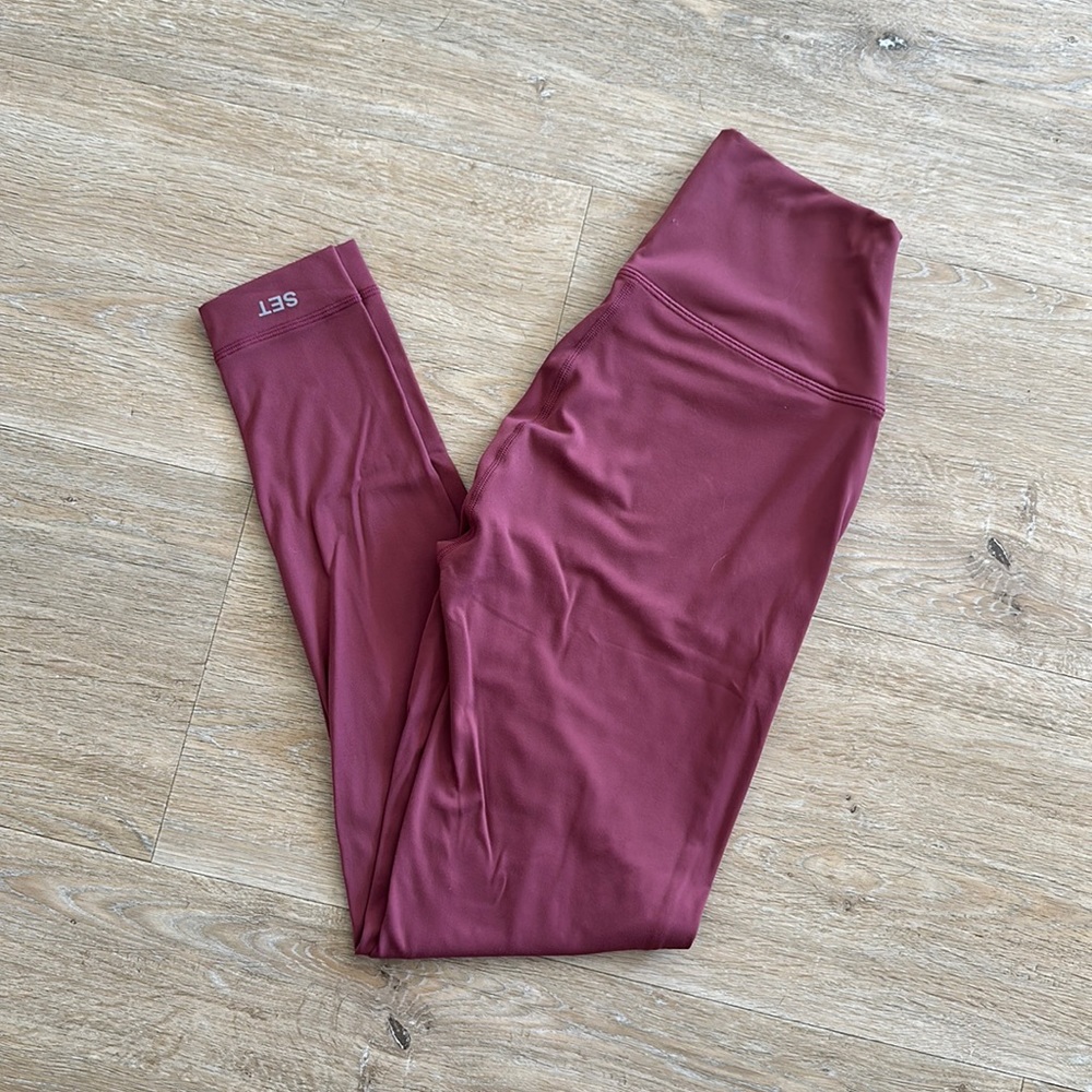 SET Active Raspberry Leggings